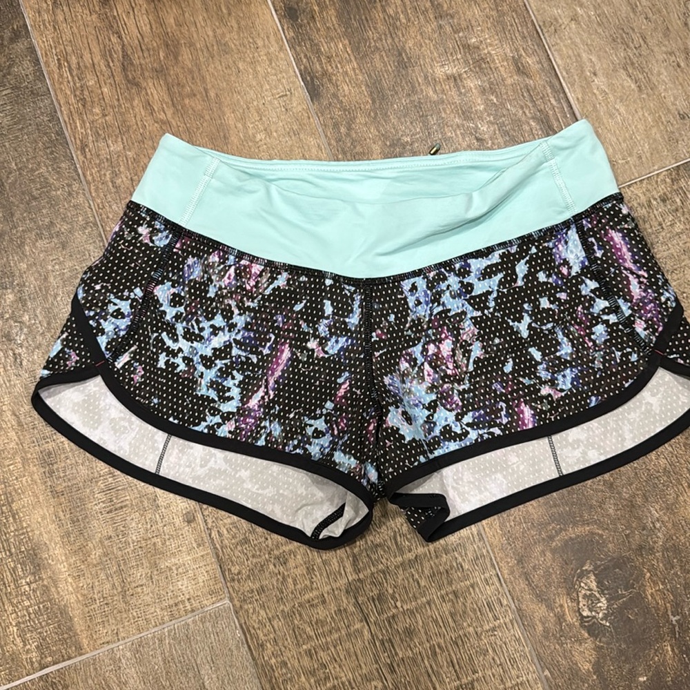Lululemon short size 6